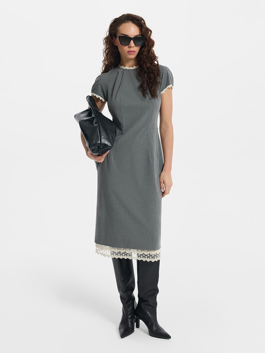 Платье с кружевом