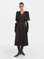 Атласное платье с кружевом