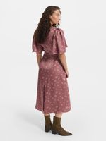 Атласное платье с кружевом