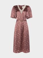 Атласное платье с кружевом