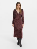 Атласное платье с кружевом