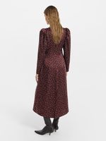 Атласное платье с кружевом