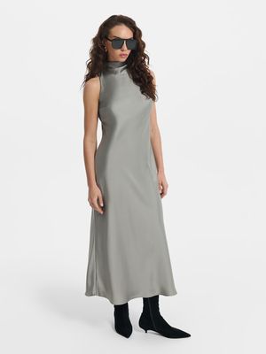 

Атласное платье-халтер