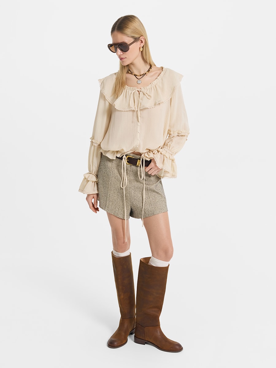 Блузка с оборками и воланами