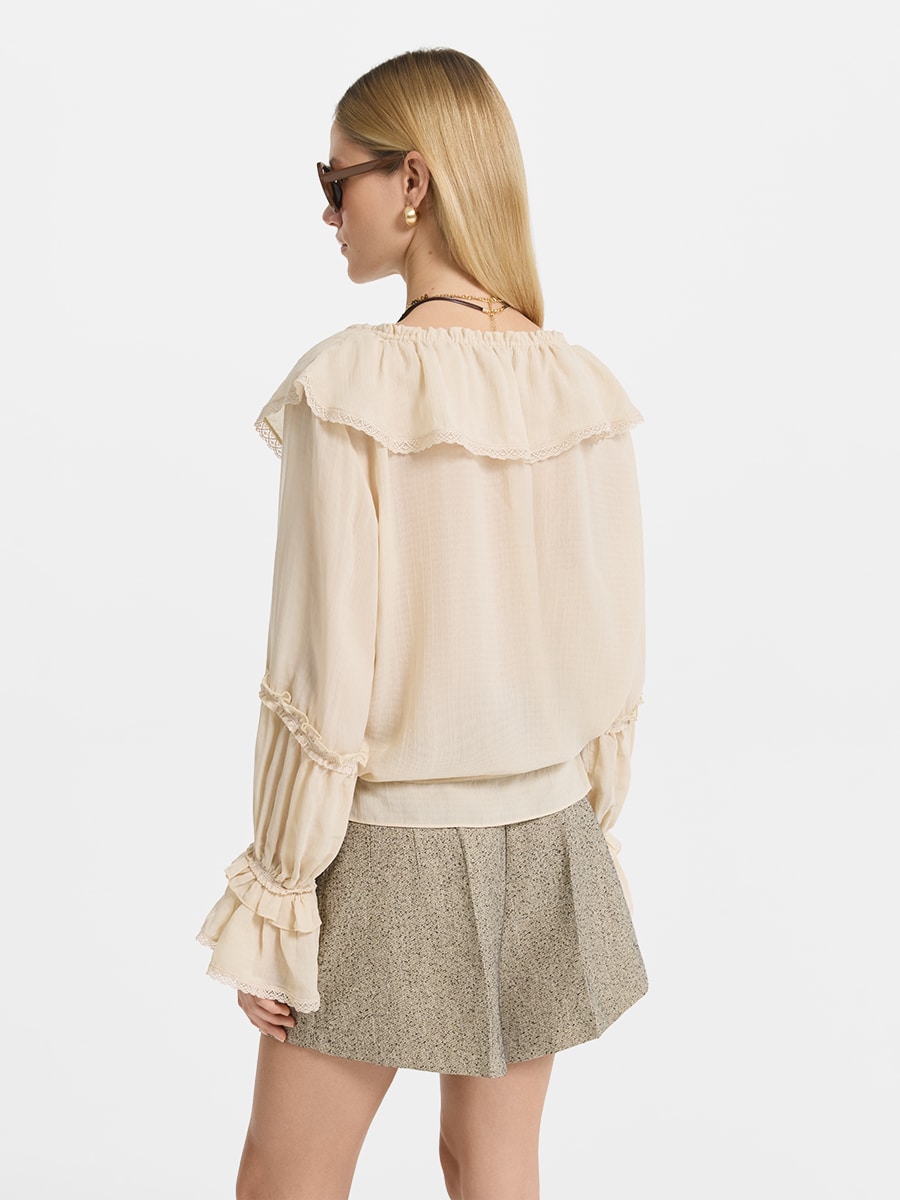 Блузка с оборками и воланами