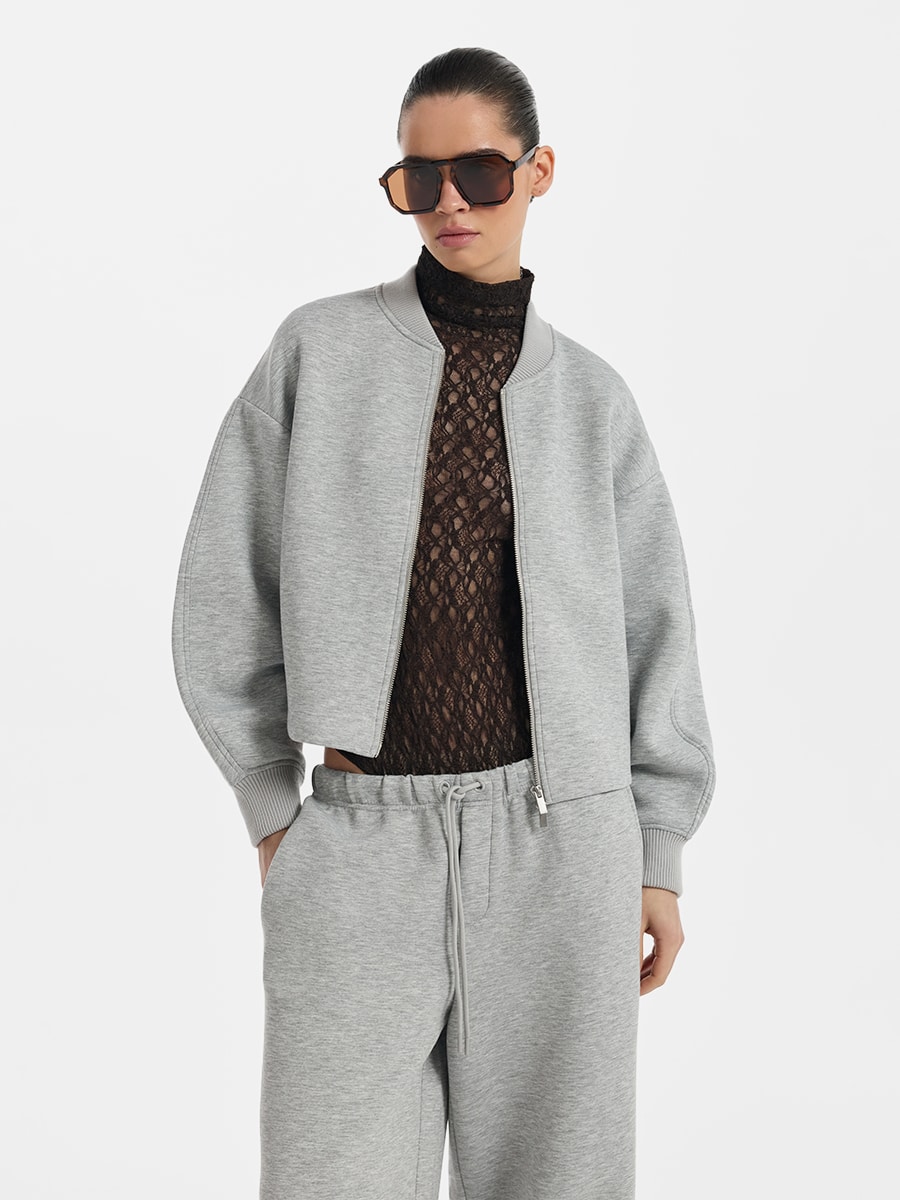 Толстовка с объемными рукавами