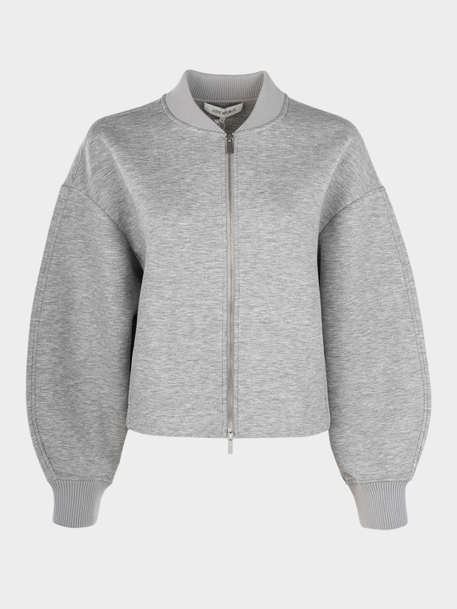 Толстовка с объемными рукавами