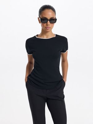 

Футболка приталенного кроя из хлопка