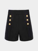 Шорты с декоративными пуговицами