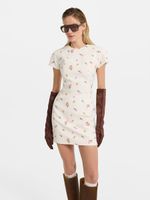 Платье с цветочной вышивкой