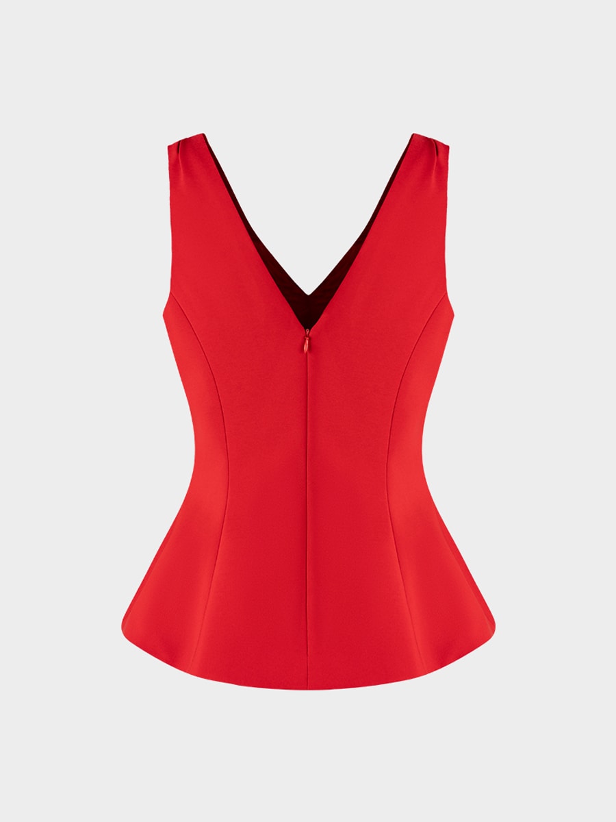 Приталенный топ с баской