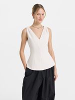 Приталенный топ с баской