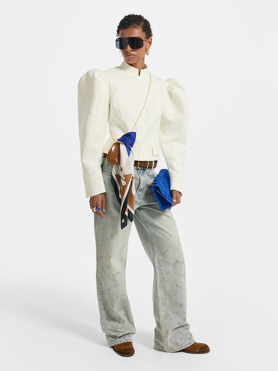 Жакет с цветочной вышивкой