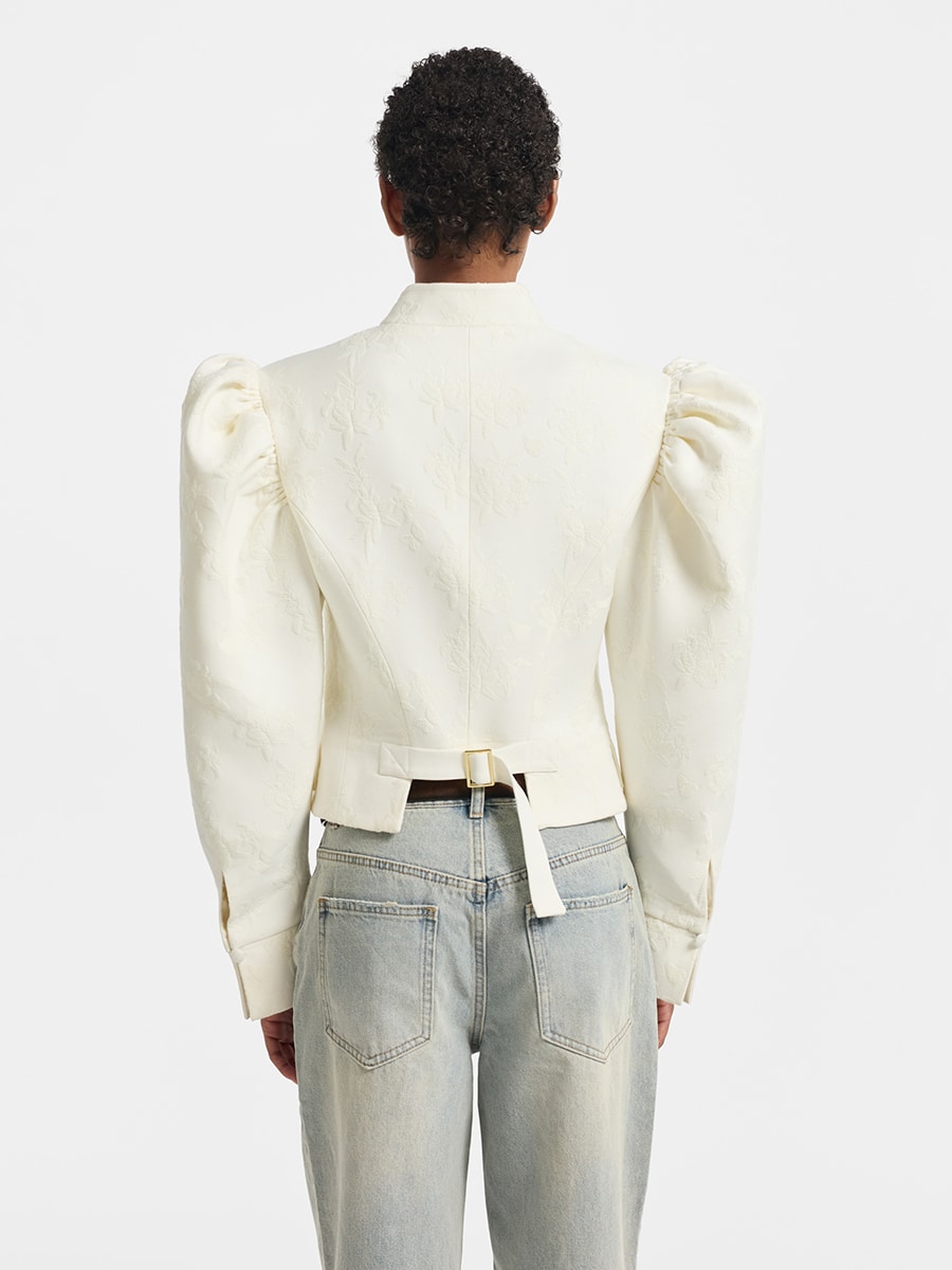 Жакет с цветочной вышивкой