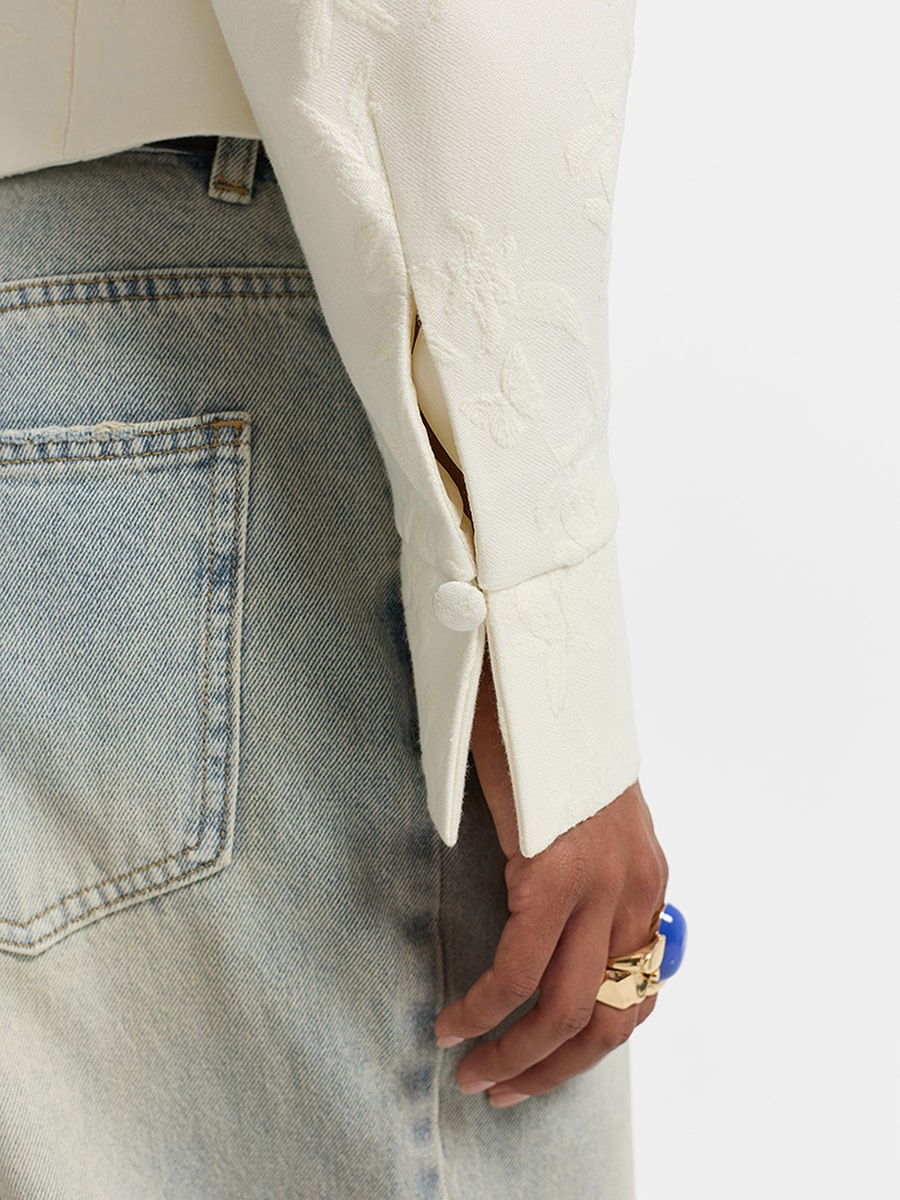 Жакет с цветочной вышивкой