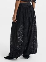 Брюки из кружева 