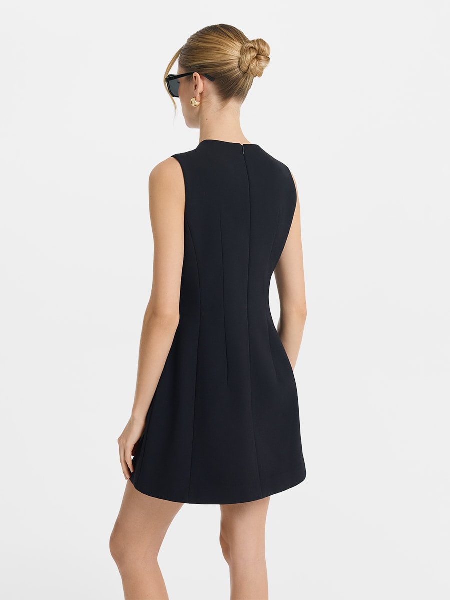 Платье-футляр