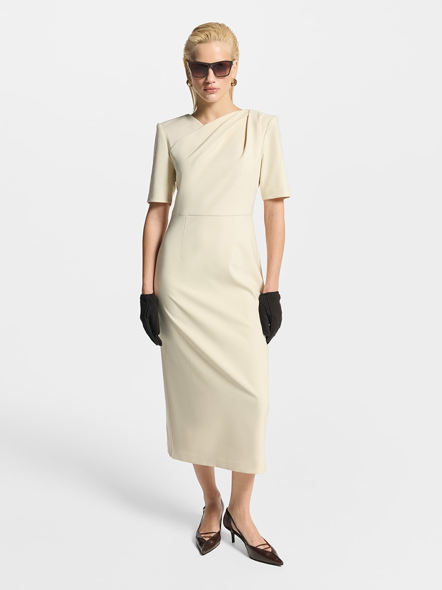 Платье-футляр