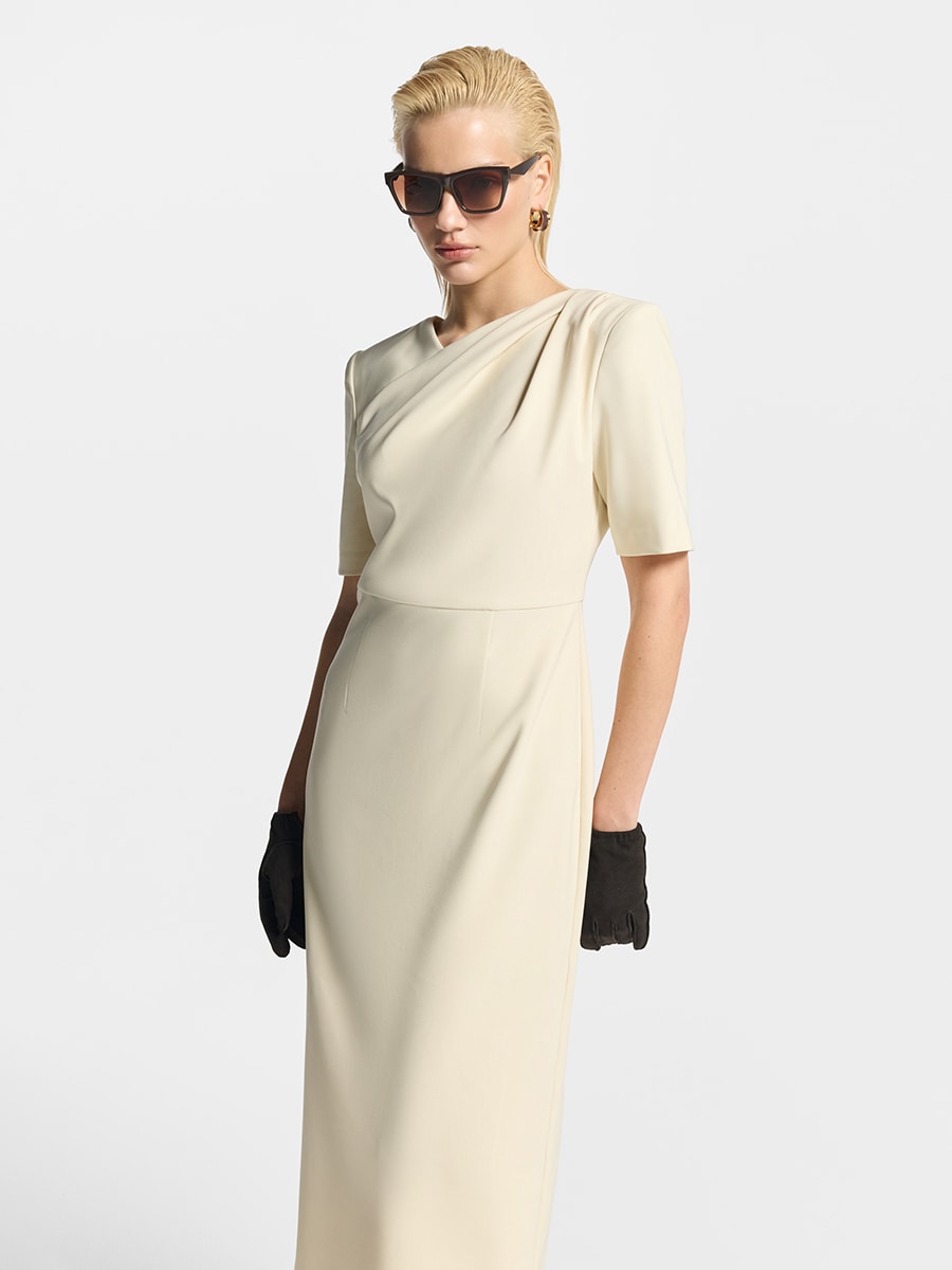 Платье-футляр