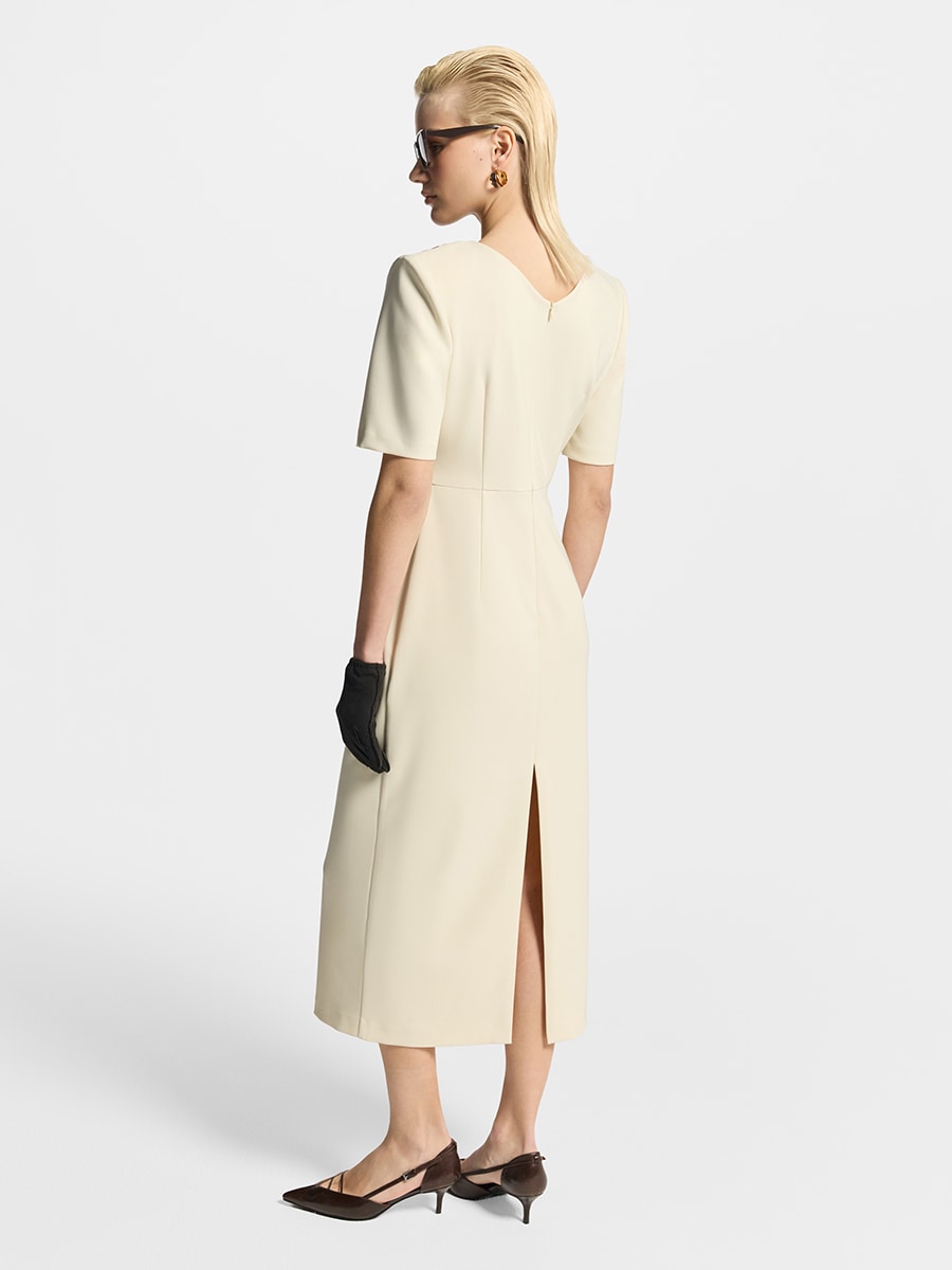 Платье-футляр