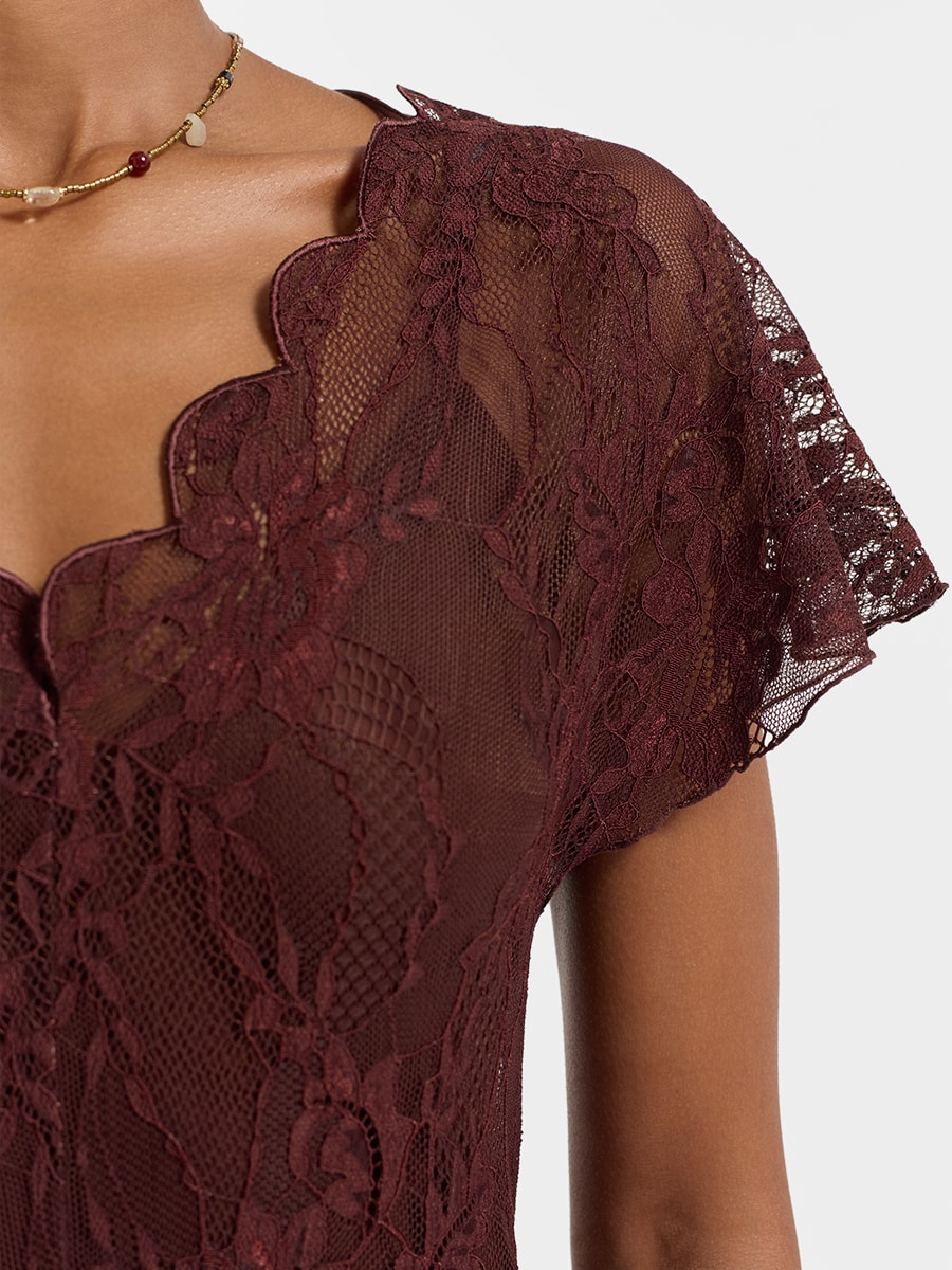 Платье миди с кружевом