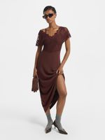 Платье миди с кружевом