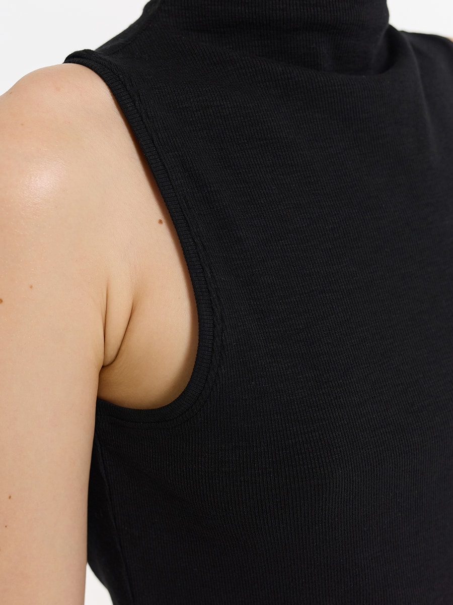 Топ из хлопка и вискозы