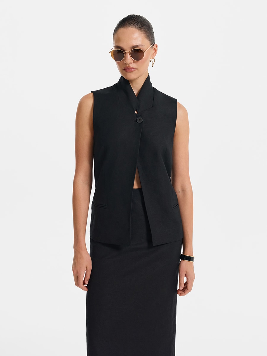 Жилет изо льна и вискозы