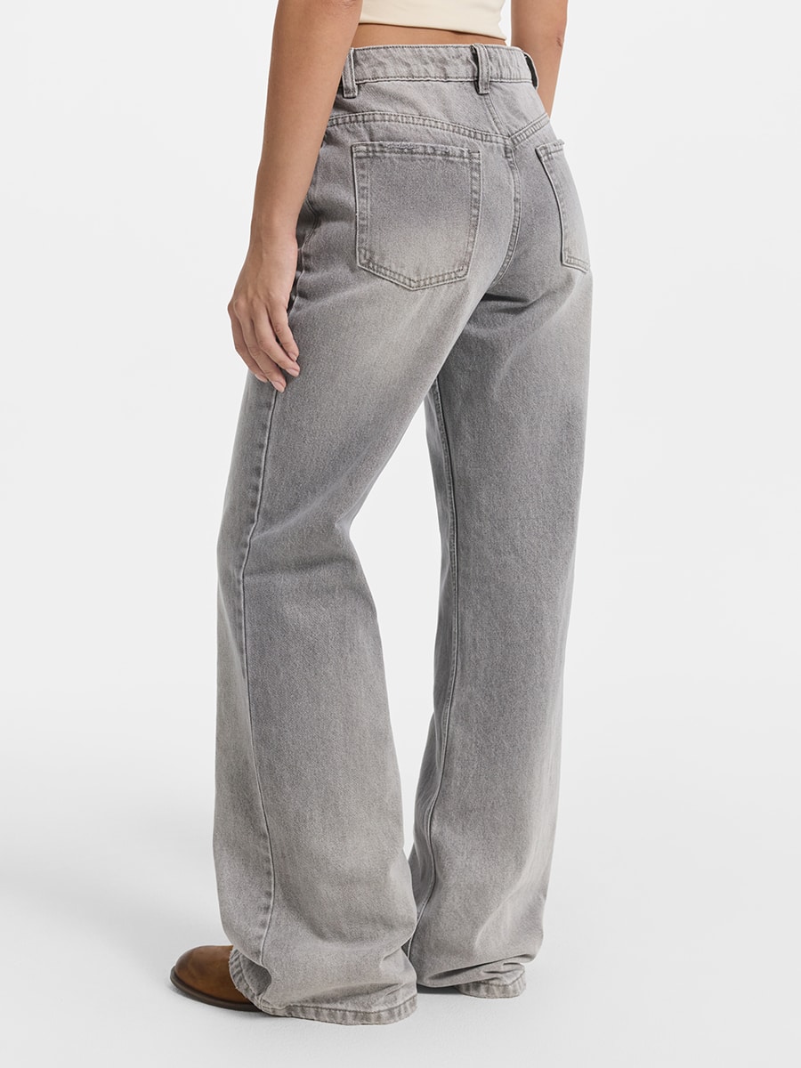 Расклешенные джинсы