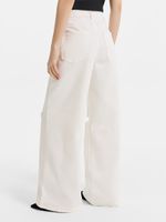 Широкие джинсы 