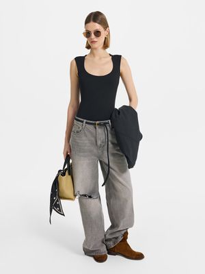 

Широкие джинсы со средней посадкой