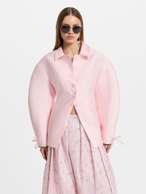 Приталенный жакет с объемными рукавами 13999₽