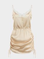 Атласное платье с кружевом