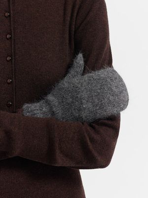 Вязаные варежки из ангоры