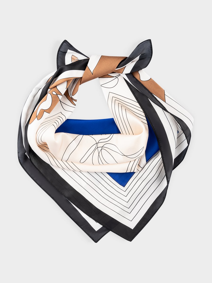 Платок с графичным узором