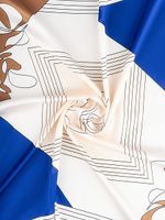 Платок с графичным узором