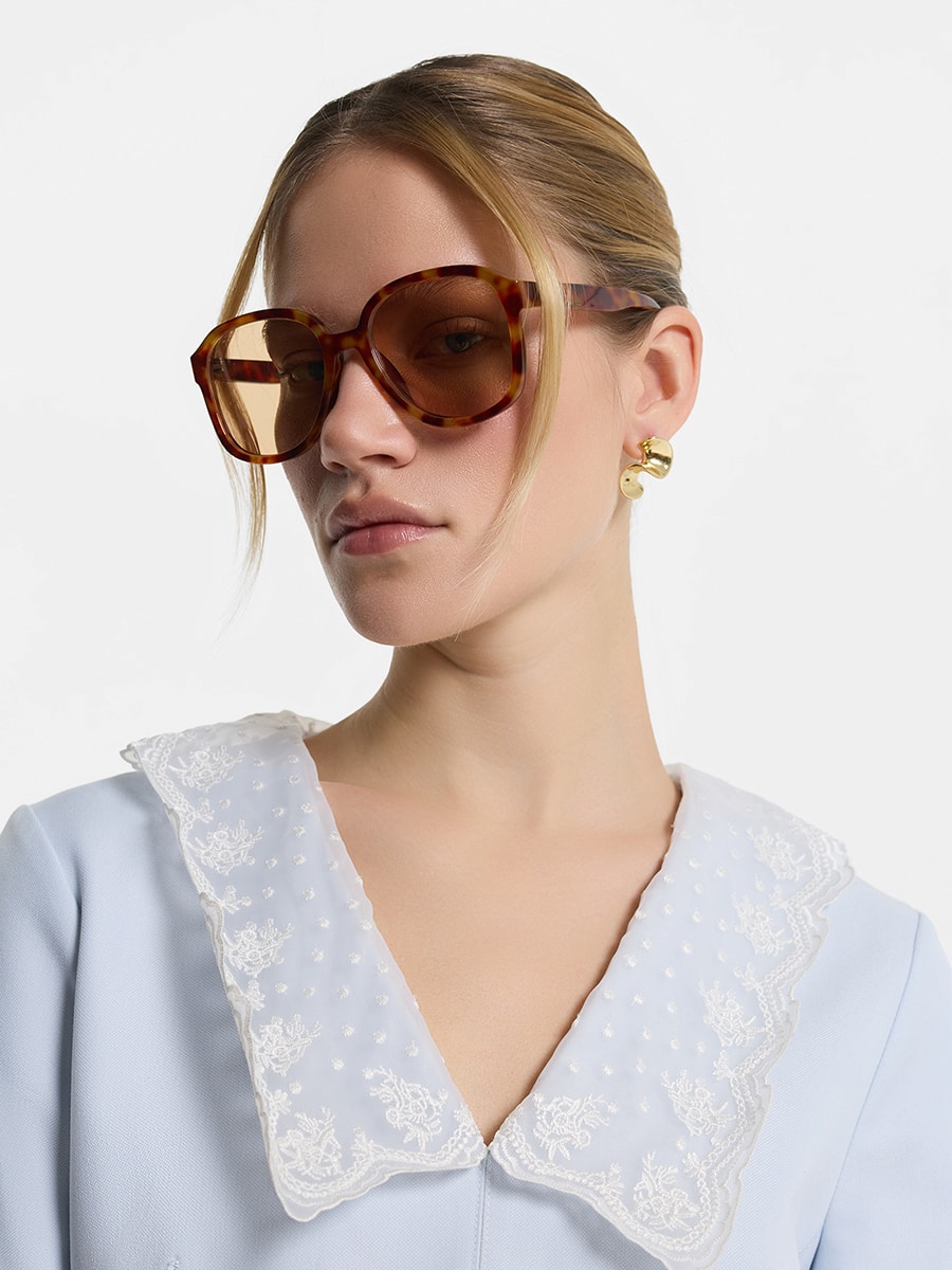 Очки солнцезащитные с футляром женские