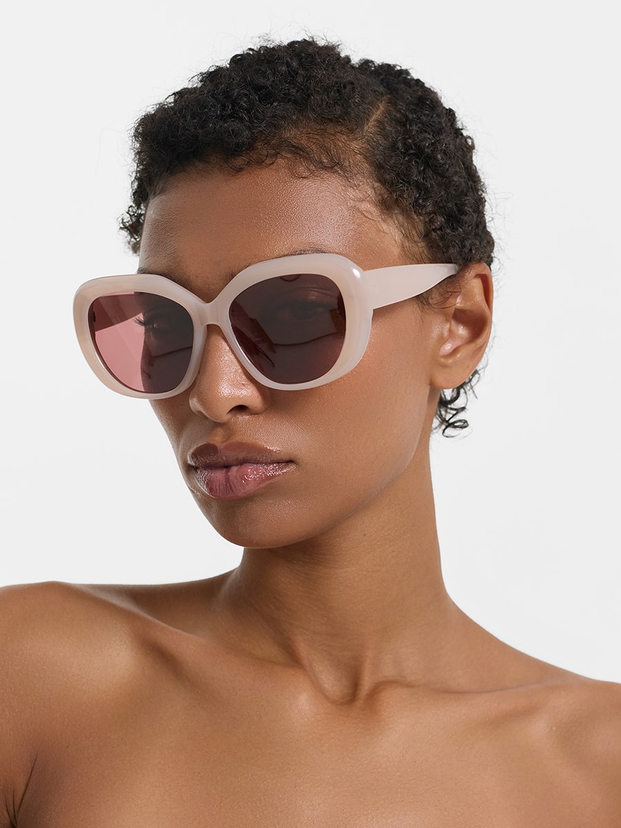 Очки солнцезащитные с футляром женские