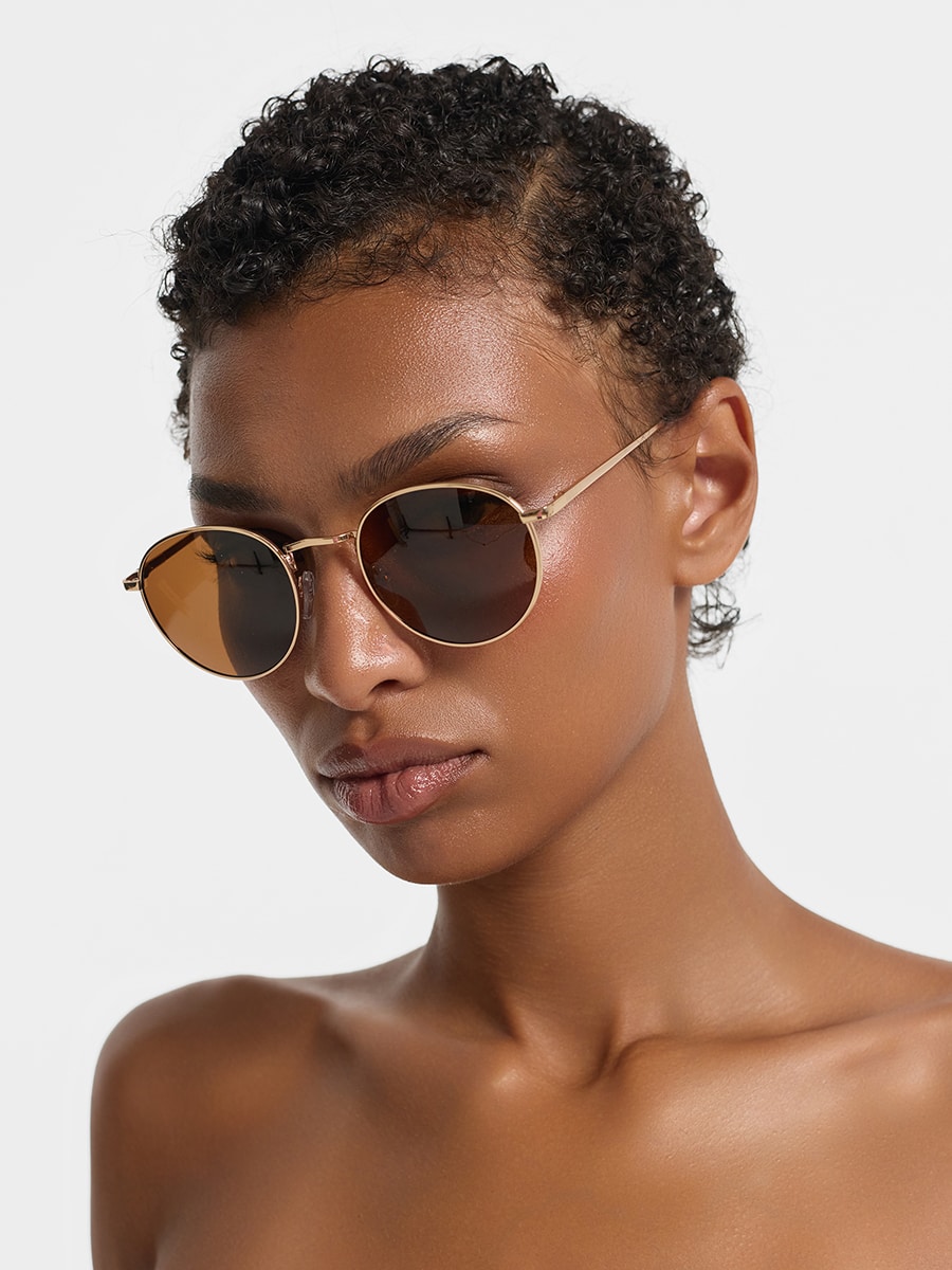 Очки солнцезащитные с футляром женские