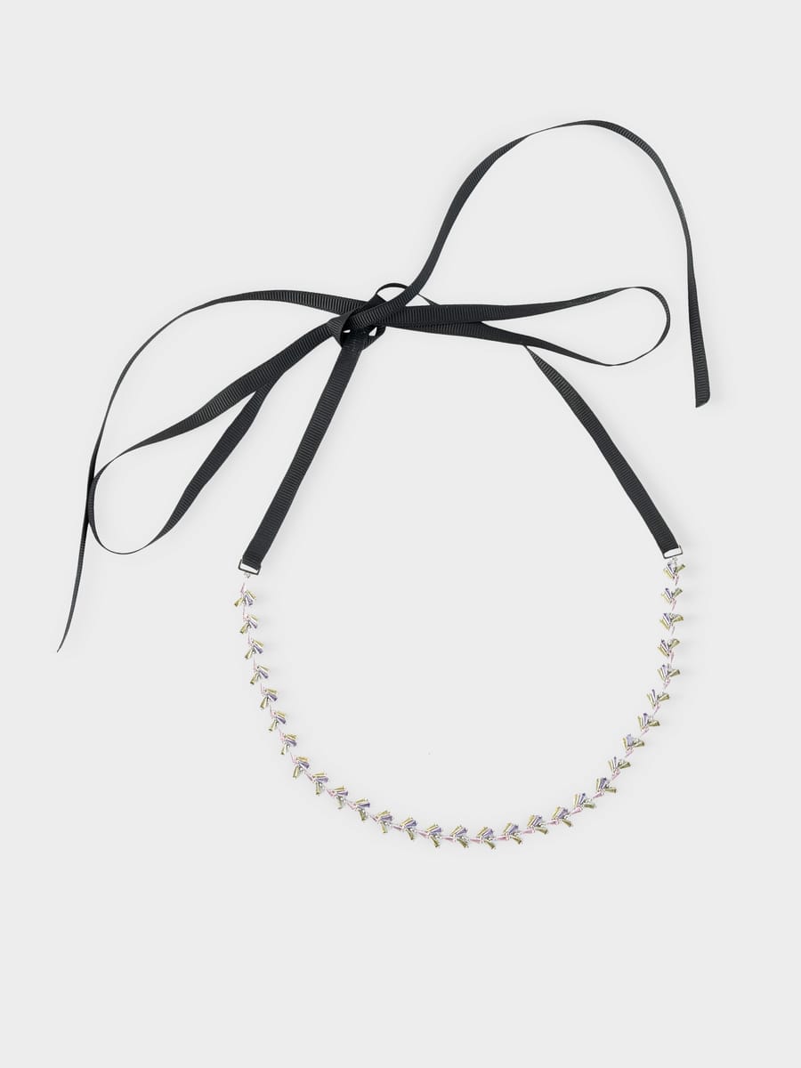 Чокер с кристаллами и лентой