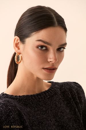 

Серьги-кольца из золотистого металла